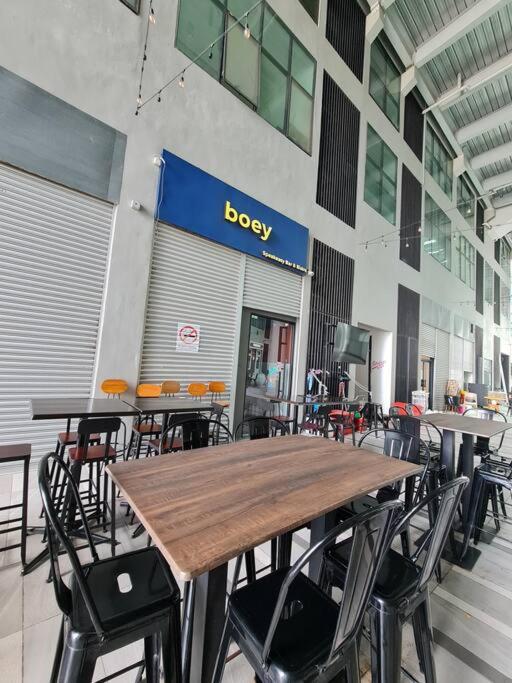 V' Bros Deloft 2 Emporium Apartment