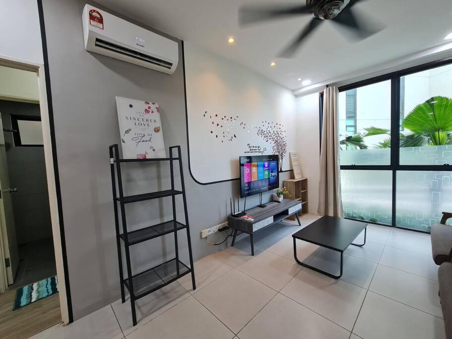 V' Bros Deloft 2 Emporium Apartment