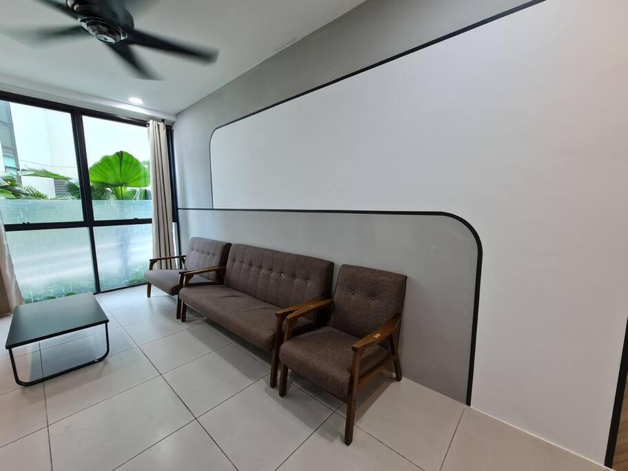 V' Bros Deloft 2 Emporium Apartment