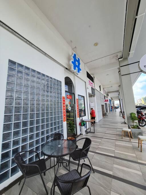 V' Bros Deloft 2 Emporium Apartment Kuching